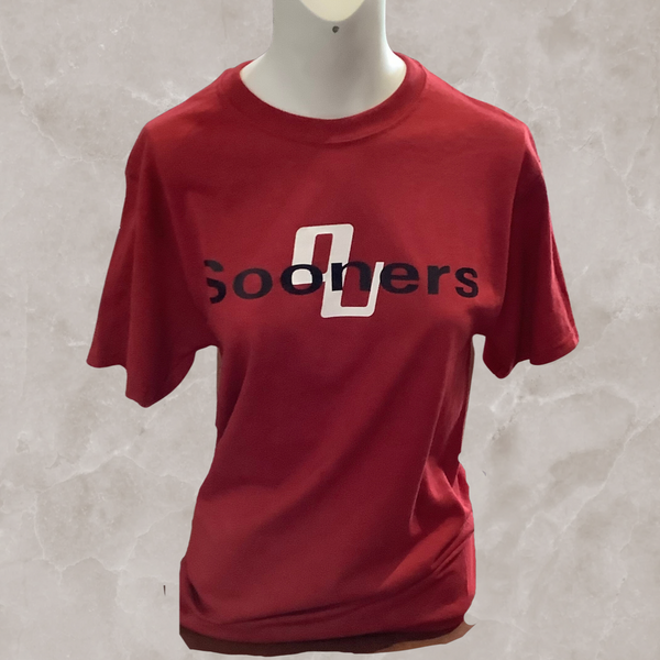 OU Sooners red t-shirt